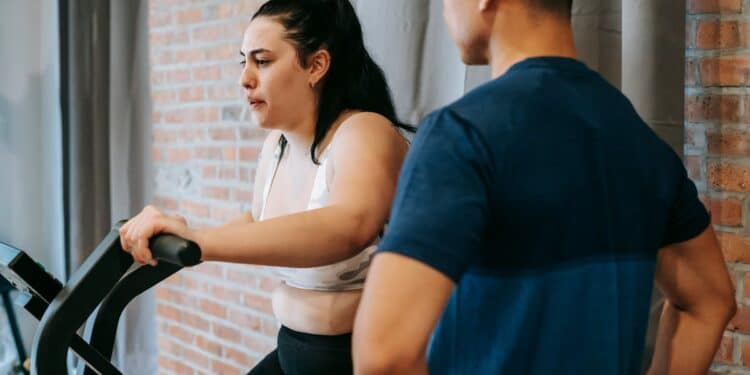 la natation pour la perte de poids : découvrez comment la natation peut vous aider à brûler des calories et à atteindre vos objectifs de perte de poids.