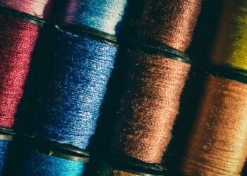 découvrez les opportunités de carrière dans l'industrie de la mode et trouvez votre chemin vers le succès professionnel dans le secteur de la mode.