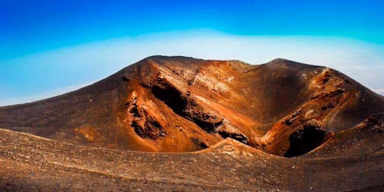 découvrez les dernières actualités concernant l'éruption volcanique et ses conséquences. restez informé sur l'évolution de la situation et les mesures prises pour assurer la sécurité et la protection de l'environnement.