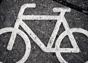 découvrez la pratique du cyclisme urbain et trouvez l'inspiration pour explorer la ville à vélo avec urban cycling, votre guide incontournable.