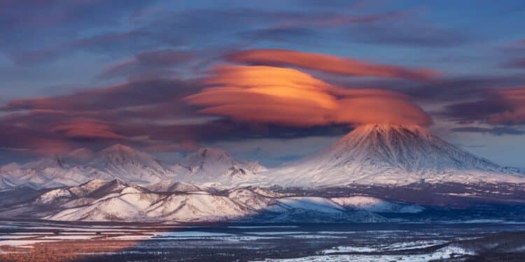 découvrez tout sur les volcans, leur formation, leur activité et leur impact sur l'environnement avec notre site sur les volcans.