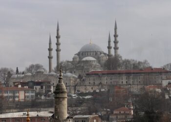 offrez-vous une escapade hivernale avec notre sélection de séjours à la montagne pour des vacances inoubliables en famille ou entre amis.