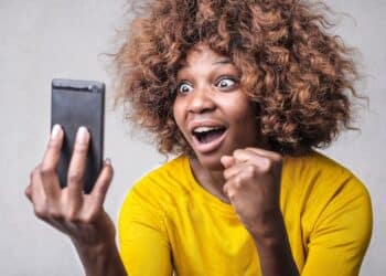 découvrez l'art de la divination inattendue avec notre sélection de services et de produits ésotériques.