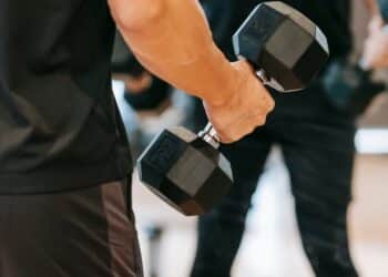 découvrez les secrets et les bienfaits du muscle pumping pour un entraînement efficace et un corps sculpté.