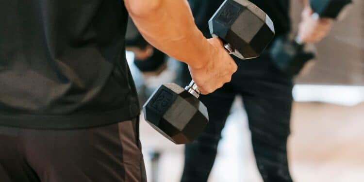 découvrez les secrets et les bienfaits du muscle pumping pour un entraînement efficace et un corps sculpté.
