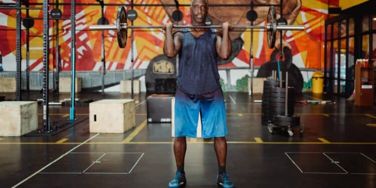 entraînement de force athlétique pour améliorer la performance, la puissance et la résistance dans le sport.