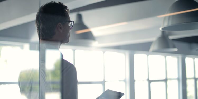 découvrez nos astuces de rangement pour une organisation optimale de votre cuisine. trouvez des solutions pratiques pour ranger vos ustensiles et accessoires de cuisine avec style.