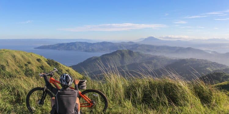 découvrez les joies du vtt en montagne avec nos conseils, itinéraires et astuces pour une expérience inoubliable.