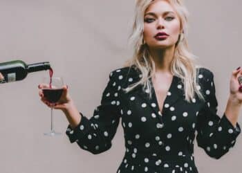 découvrez notre offre d'assurance responsabilité pour protéger votre entreprise et ses activités, avec des garanties adaptées à vos besoins.